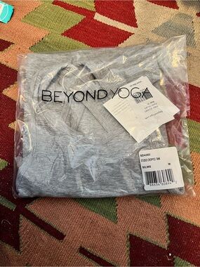 Beyond Yoga Silver Studio Cropped racerback with cross straps Tank Top NWT